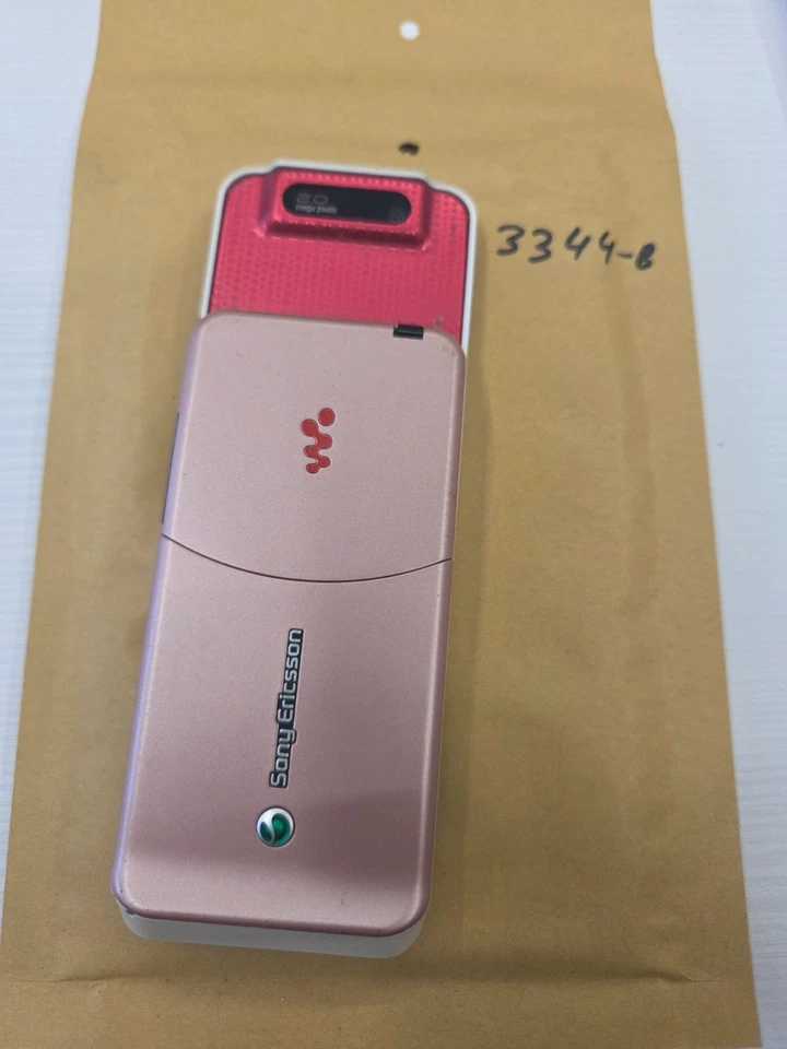 Sony Ericsson Walkman W580i Mobile Phone - Image 2 of 2