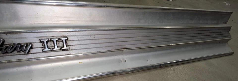 Plymouth Fury III 1968 sedán de 4 puertas acabado maletero panel moldura OEM Foto 3 de 4