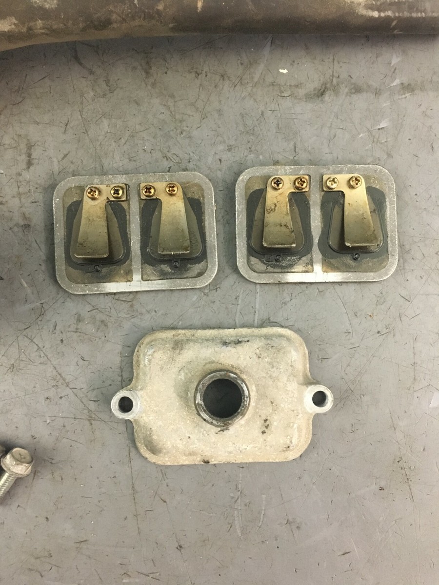 King出品 92 Kawasaki ZX6 ZX 6 600 ZX600 D Ninja Air Breather Valve