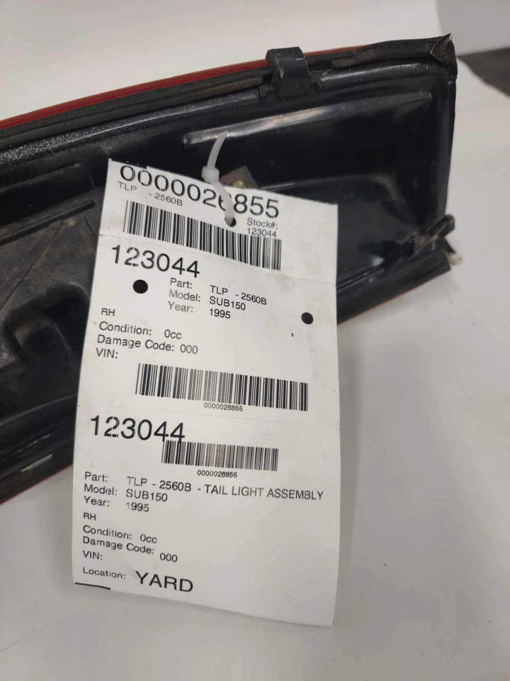 Conjunto de luz trasera derecha GMC Suburban 1500 1992-99 16506350 Foto 4 de 4