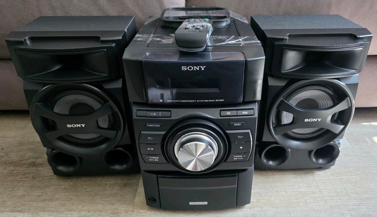 Radio Cd Player W/ Control & Antenna