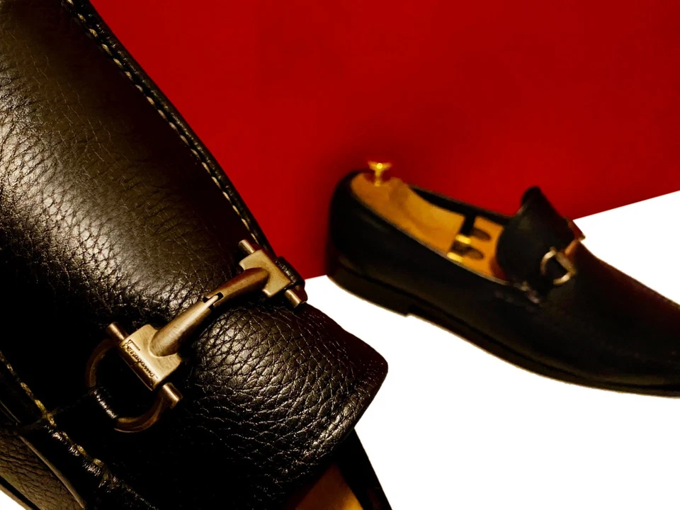 $859.00 !!FERRAGAMO LUXURY MEN BLK PEBBLED LEATHER SILVER BIT LOAFERS SHOES 9 EE - Image 2 of 4