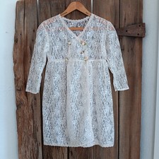 Vintage Girls Off White Floral Lace Dress Cottagecore Boho Surplice Front A