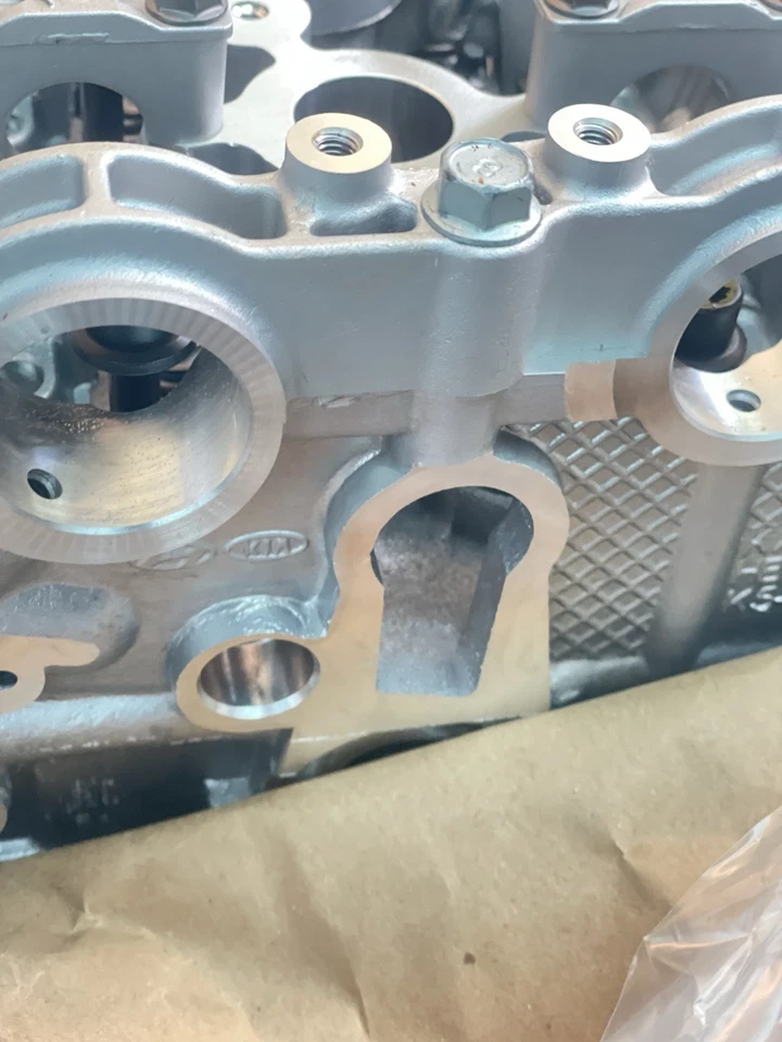 Genuine Kia Cylinder Head  Sub- Assembly 416T403S00FFF 2.0L Nu Engine - Image 3 of 4