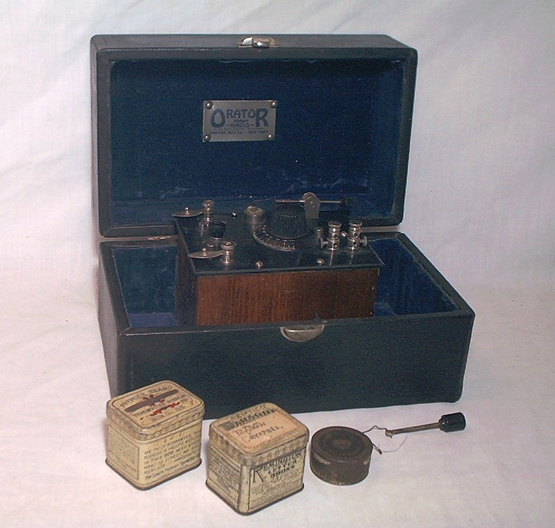 EARLY 1900s ORATOR MIDGET CRYSTAL RADIO RECEIVER W/ A HUGE LOT OF EXTRA CRYSTALS