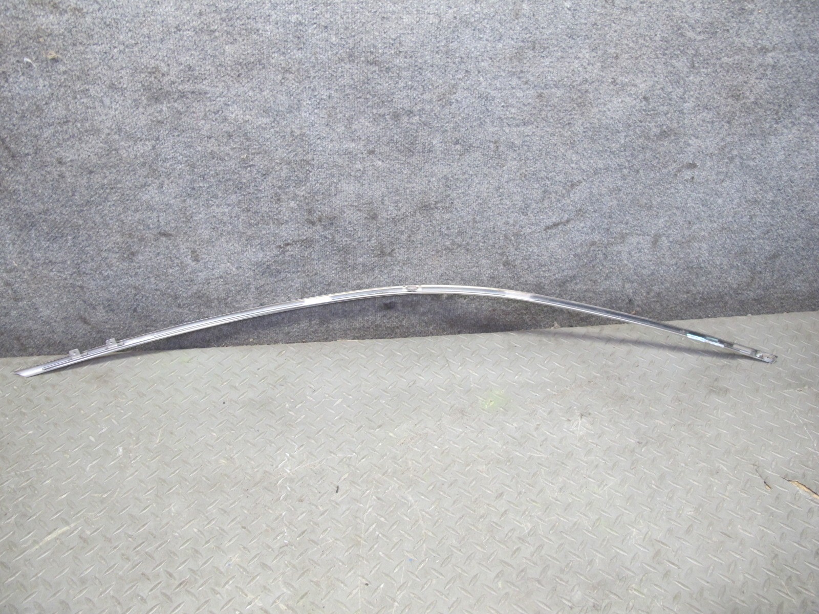 2006-2012 BENTLEY FLYING SPUR FRONT RIGHT DOOR WINDOW CHROME TRIM MOLDING SET