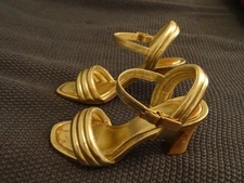 Tory Burch Shoes Womens 7.5 Gold Chunky Heel Strappy Metallic Puffed Up Ladies