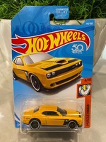 2018 Hot Wheels #143 Muscle Mania 4/10 '15 Dodge Challenger SRT Gelb Car 1:64