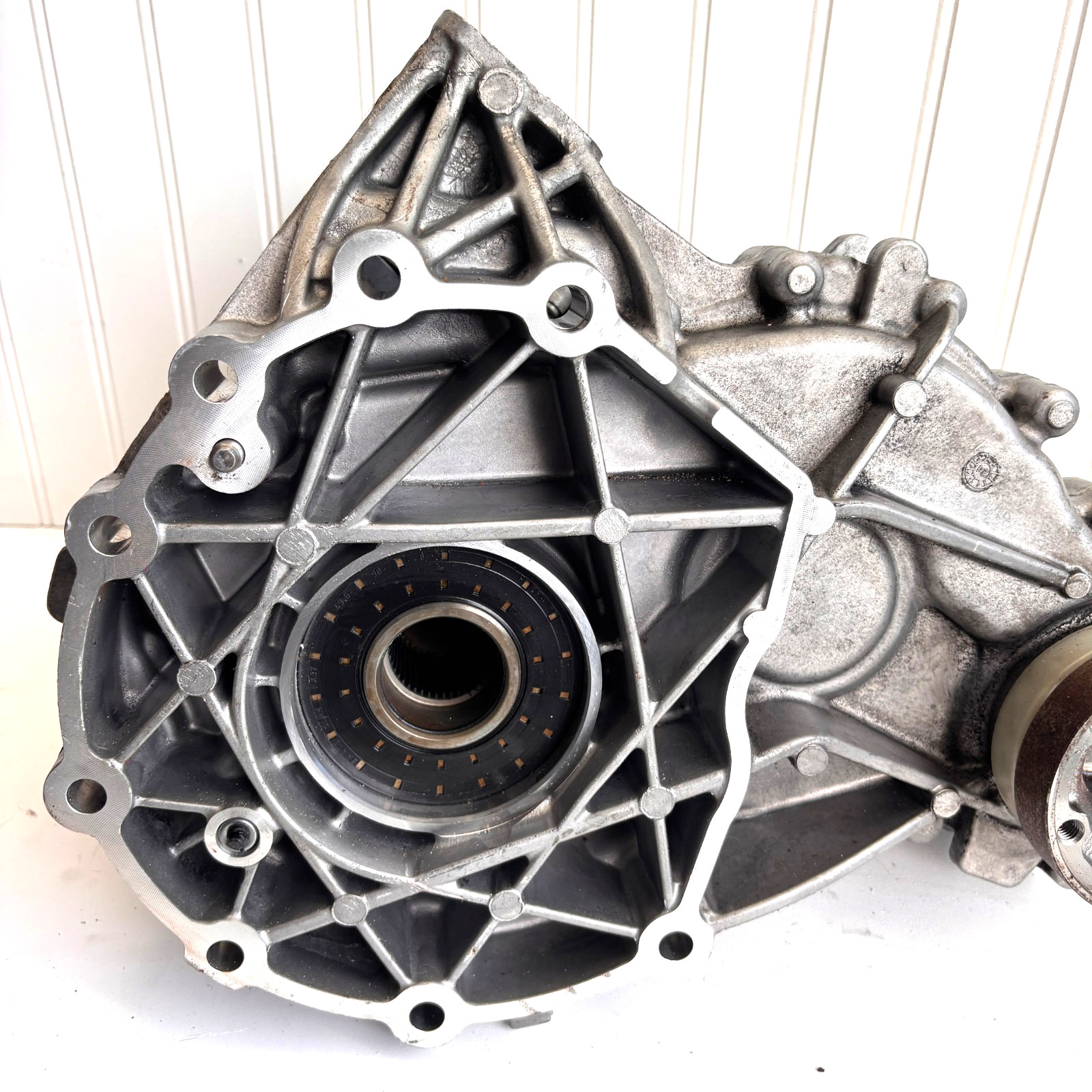 Maserati Levante 2017-2024 Transfer case P/N 06701541350