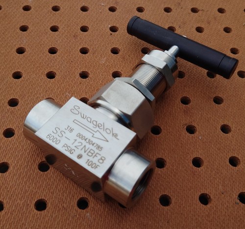 SWAGELOL SS-12NBF8 VALVE 1/2" 316 6000 PSIG S04829534B - Picture 3 of 5