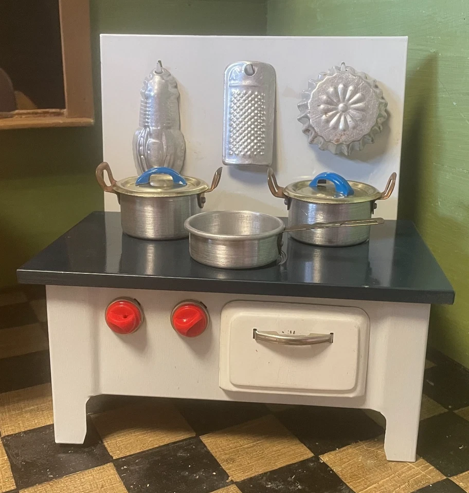 JOUET ANCIEN VINTAGE - CUISINIERE FOURNEAU DINETTE ENFANTS - POUPEES - BSO - GDR - Photo 2/4