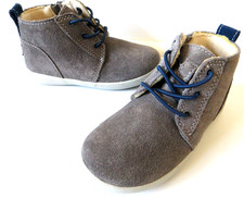 UGG KIDS Gray Suade KRISTJAN Chukka Boot Side Zip SIZE 9