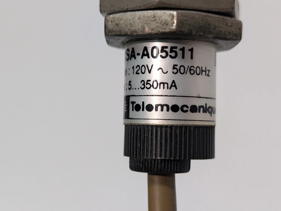 (1) Telemecanique XSA-A05511 Inductive Proximity Sensor 120VAC 50/60Hz 5…350mA - Image 3 of 4