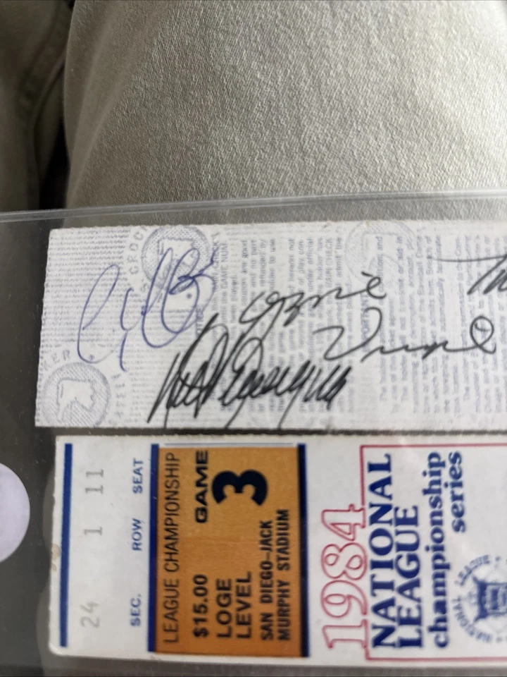 2 Boletos 1984 S D Padres Vs. Chicago Cubs MLB Juego 3 y 5 NLCS con autógrafos Foto 2 de 4