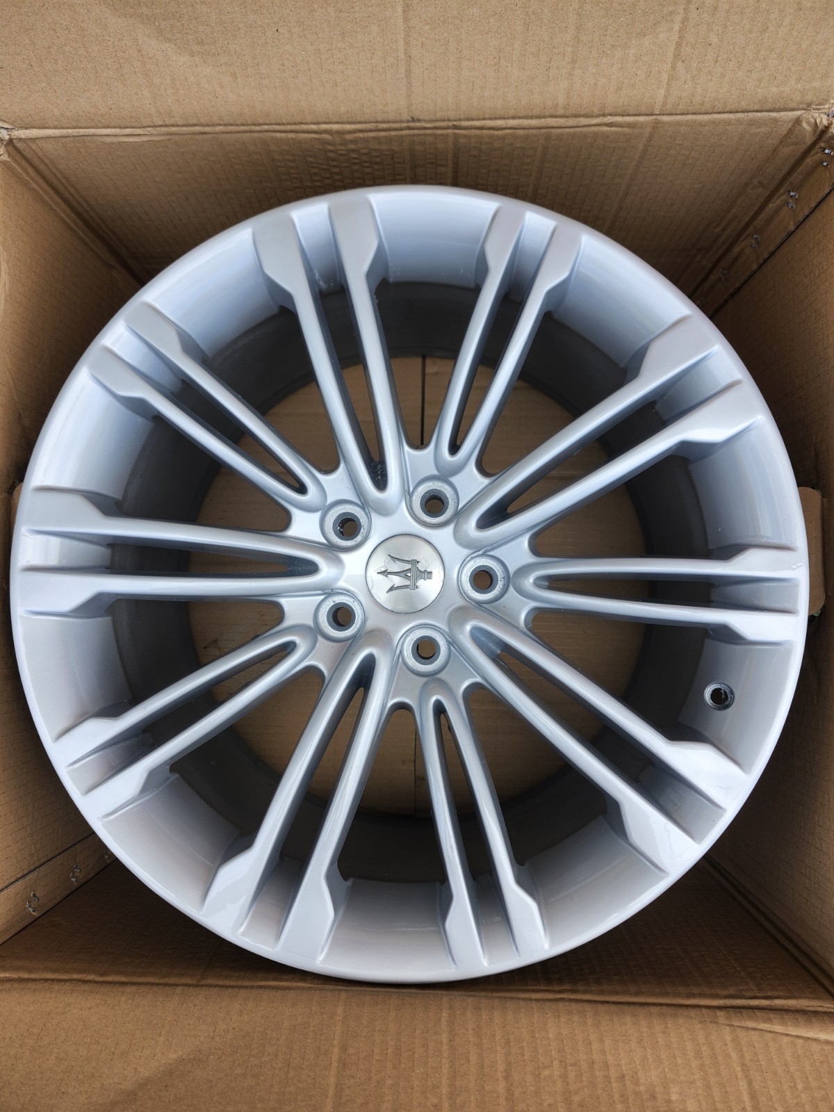 Rear Maserati Quattroporte OEM Wheel 19”04-13 Factory Original Rim 255023 SILVER