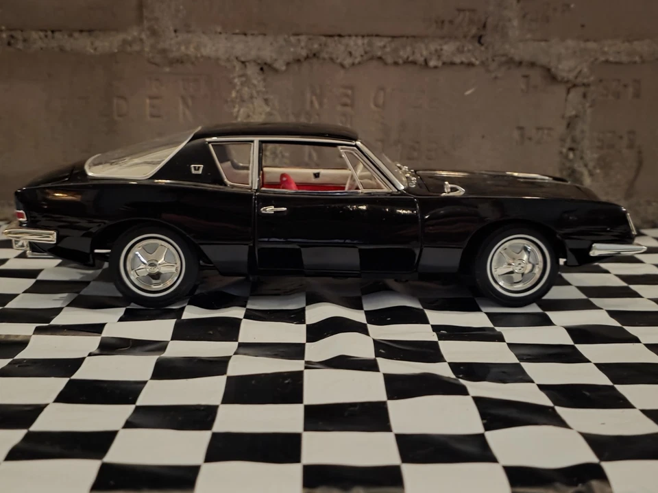 Signature Models 1963 Studebaker Avanti Barn Find 1:18 Scale Diecast Car Black - Image 4 of 4