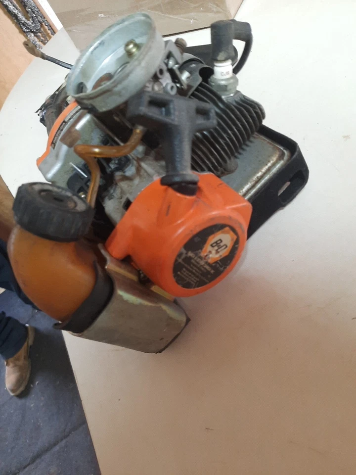 Black & Decker 8270-04 String Trimmer Parts Powerhead Unit Kioritz Japan - Image 4 of 4