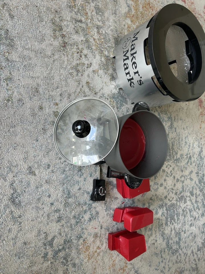 Cucharón de fusión de cera Maker’s Mark Foto 4 de 4