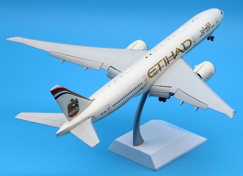 Avión diecast JC Wings 1:200 Etihad Airways B777-200LR modelo A6-LRB solapa hacia abajo - Imagen 4 de 13