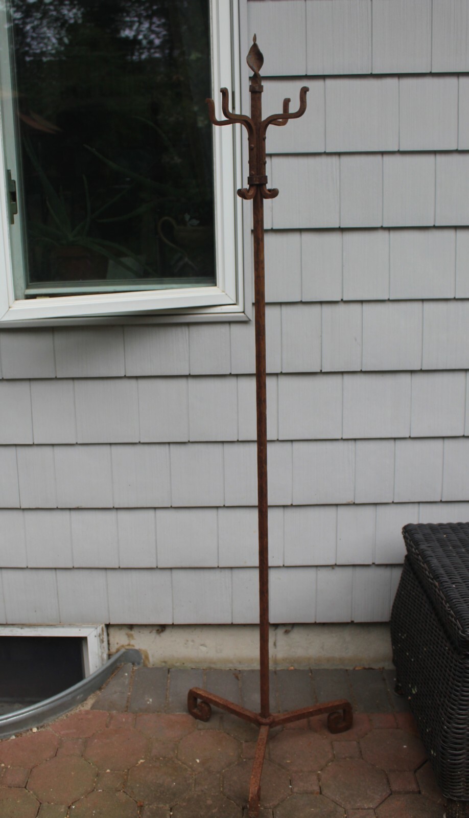 Picture 1 of 8