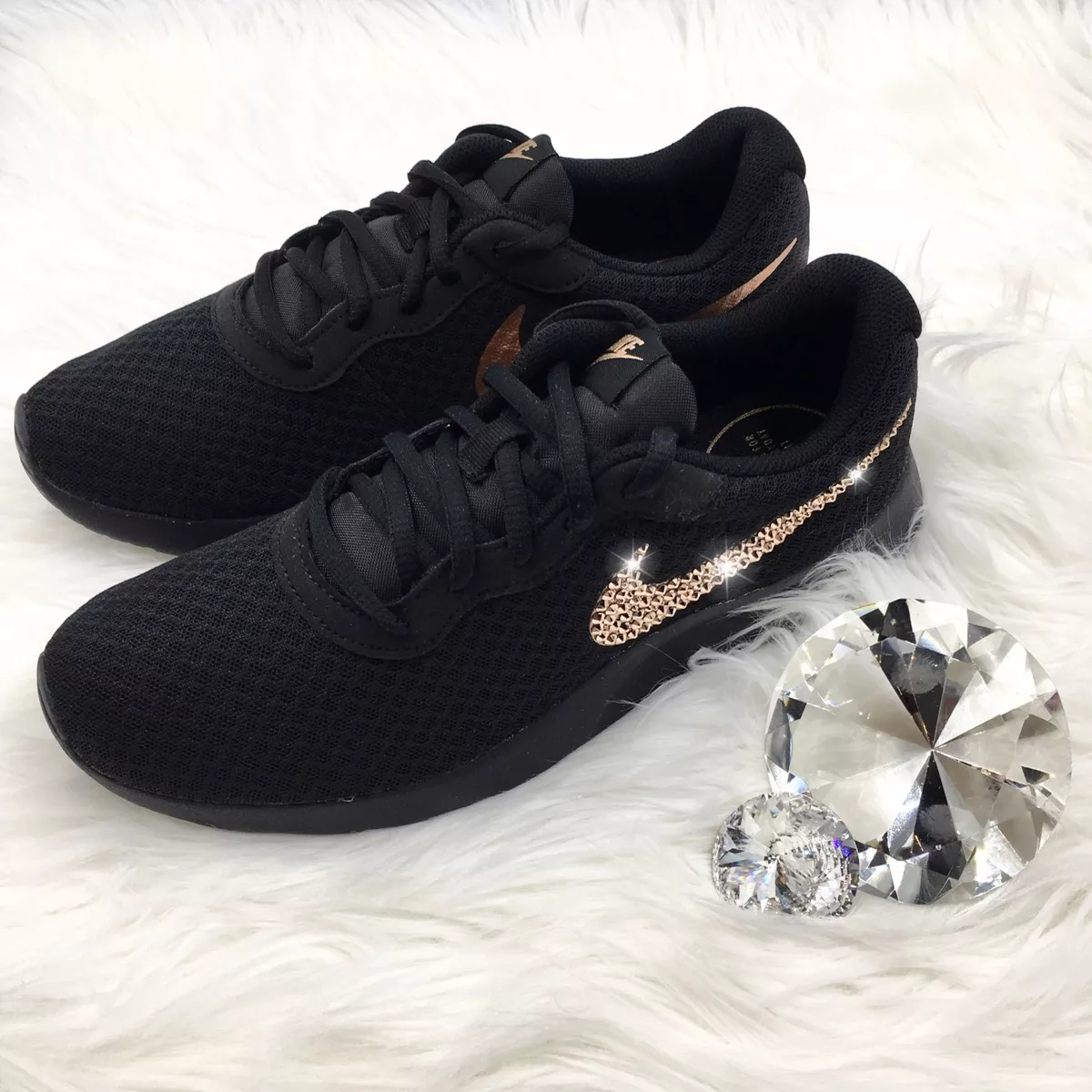 black nike tanjun shoes