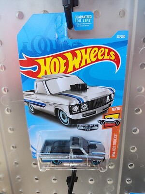 Voiture Miniature Hot Wheels Chevrolet C10 1967 - Série Hot Trucks 2021, échelle 1:64, Couleur Violette