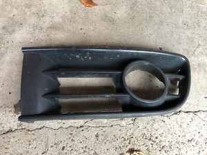 original VW Polo 9N Kühlergrill Gitter für Stoßstange vorn links mit NSW