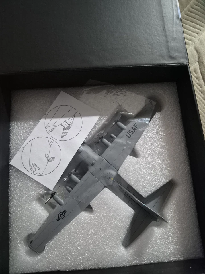 G2AFO1064 GeminiJets C-130H Hercules 1/200 Modelo #90-1057 USAF 166º AW DE ANG Foto 3 de 4