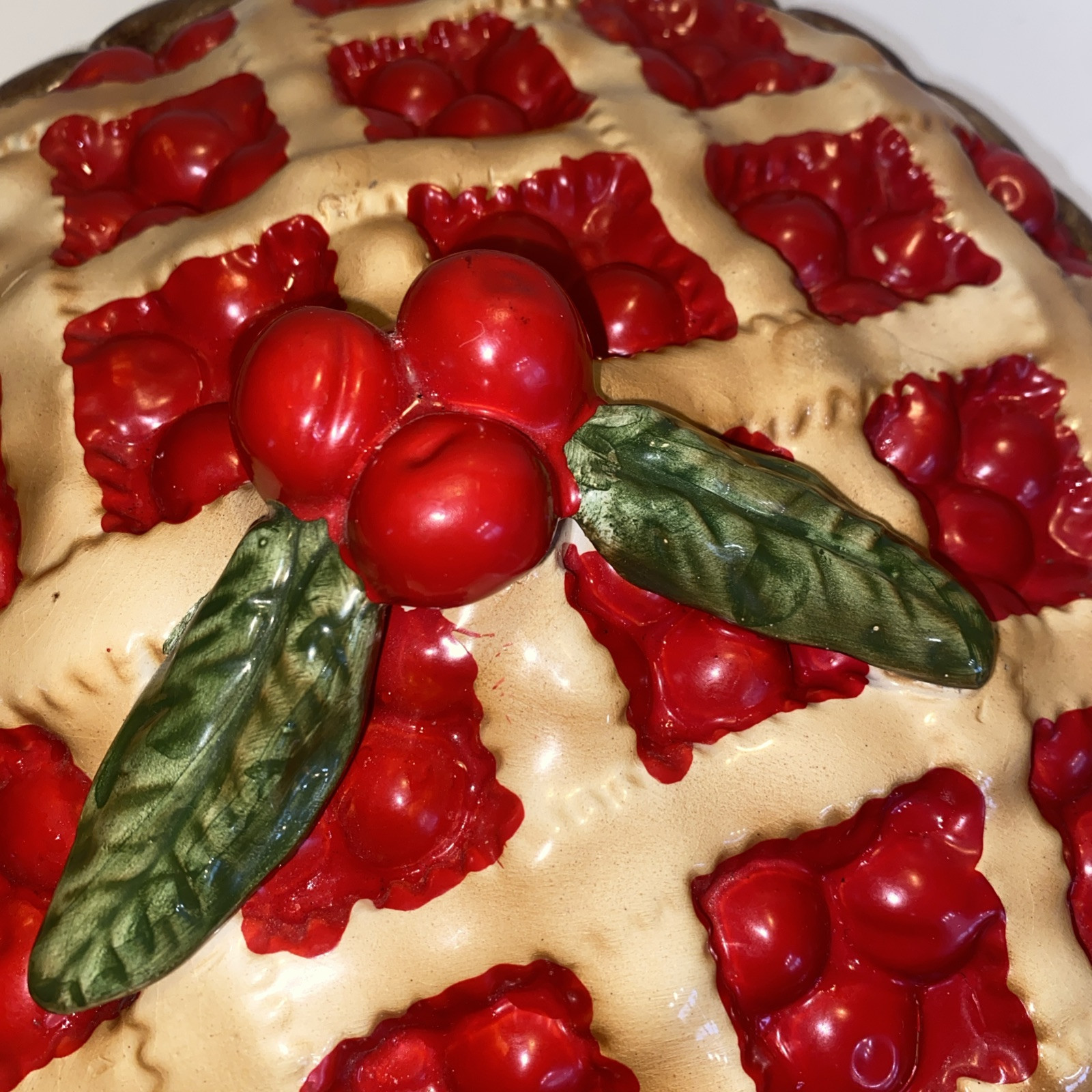 Vintage Cherry Pie Pan W/Lid  Ceramic Bakeware *READ