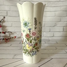 Vintage Aynsley Wild Tudor Bone China Vase Made In England Flower Vase 8 1/4 in
