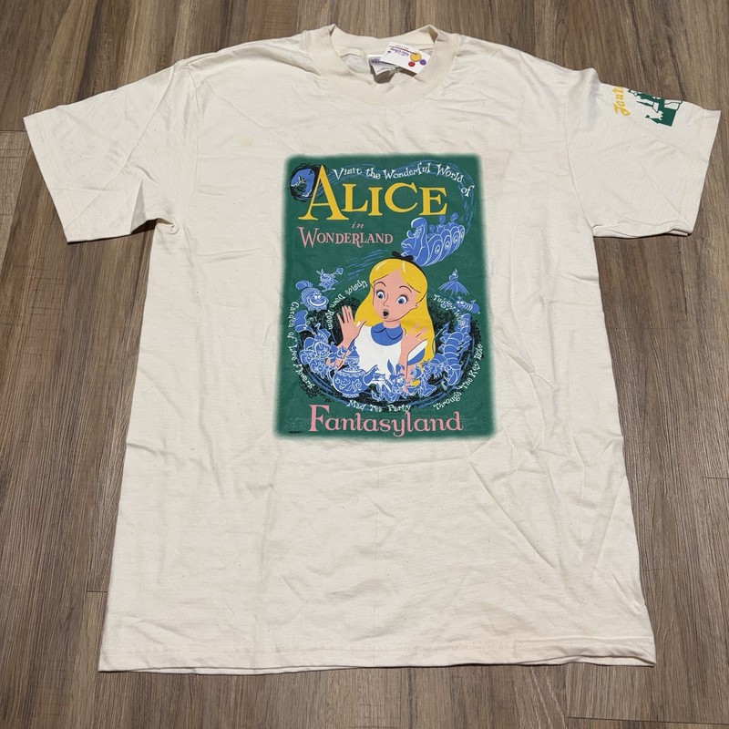 Vintage Disneyland Alice in Wonderland T-Shirt Fantasyland Poster Art Medium NOS