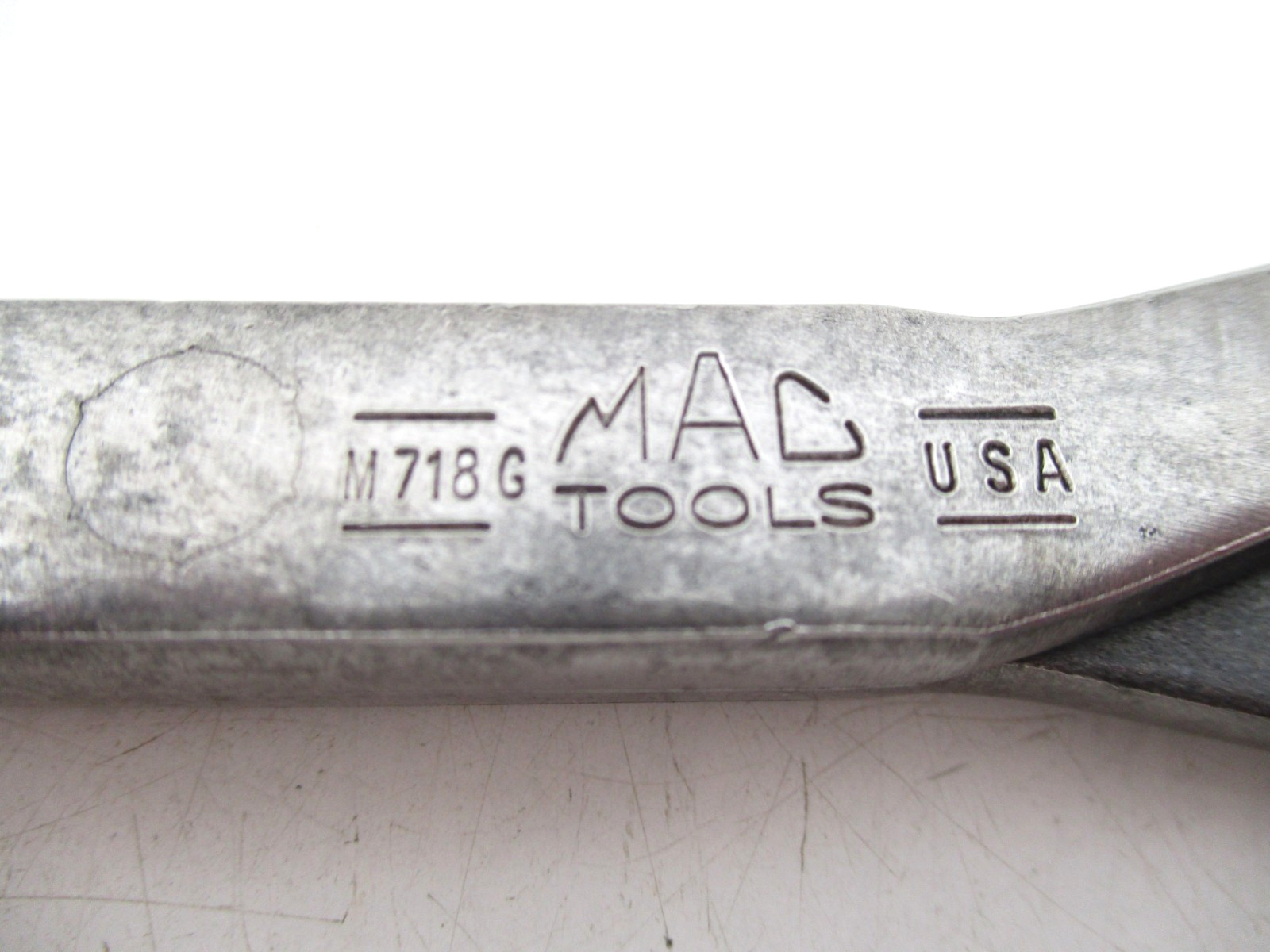 MAC TOOLS 8" Long Reach Flat Nose Pliers, Made in USA, Duck Bill, Red - M718G