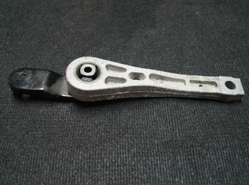 AUDI Q3 8U Getriebehalterung 7N0199855A 1.4 Benzin 110kw 2014