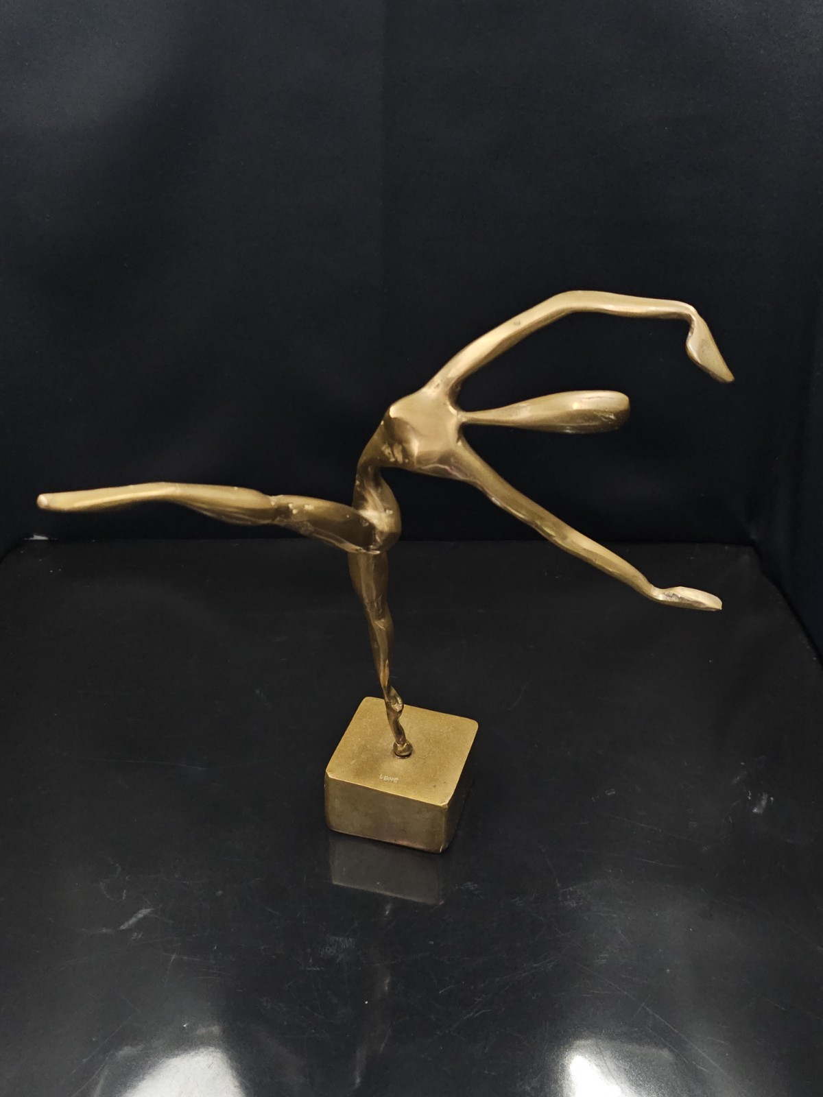 Escultura de bronce para mujer bailarina Lohe Yves Lohe