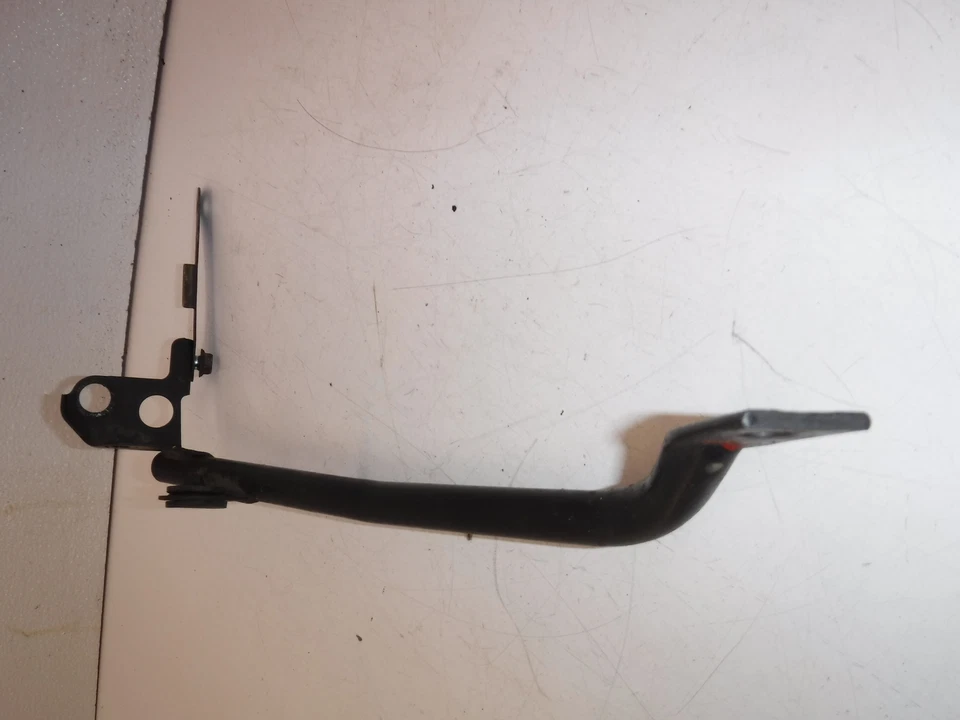 Suzuki GS500E 1993 soporte de montaje de guardabarros trasero derecho Foto 2 de 4