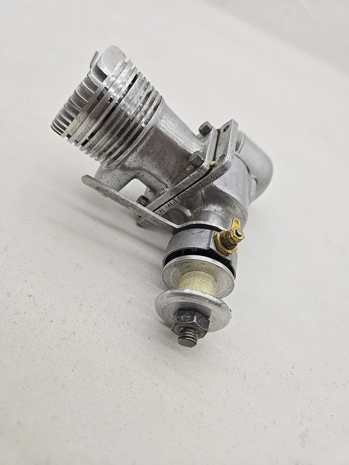 DELONG 30 1940s Spark Ignition Model Engine #3 M6 - Image 3 of 4