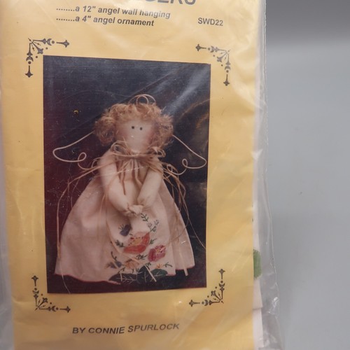 Kit artesanal con patrón de adorno de ángel de Connie Spurlock - Imagen 4 de 4
