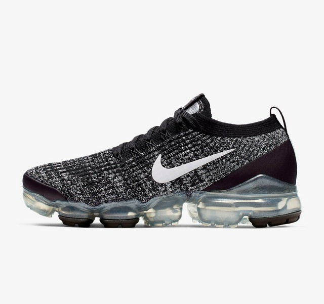 women's black and white vapormax