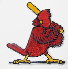 LOT OF (1) MLB BASEBALL ST. LOUIS CARDINALS BATTER-UP IRON-ON PATCH ITEM # 68