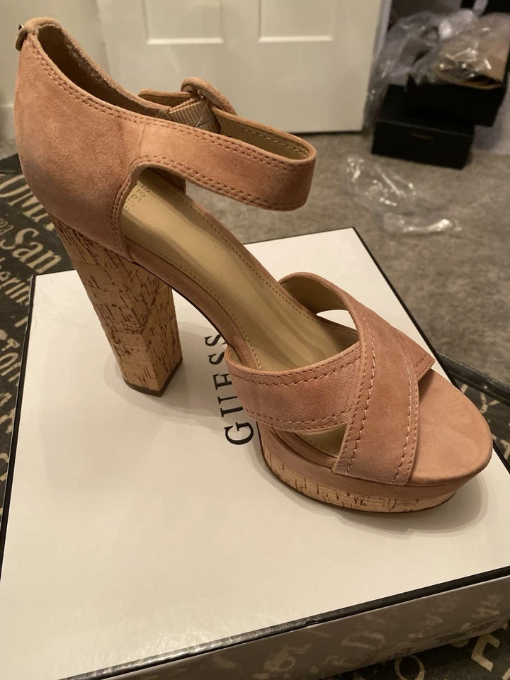 Sandalia de plataforma de gamuza Guess Parris para mujer - Nueva en caja (rosa medio, 8,5) Foto 4 de 4
