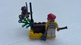 LEGO 6235 Buried Treasure Set Pirates LEGOLAND Chest Monkey Beach