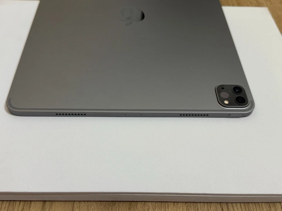 Apple iPad Pro 12.9-inch (6th generation) · 256GB · Wi-Fi, foto 3 di 5