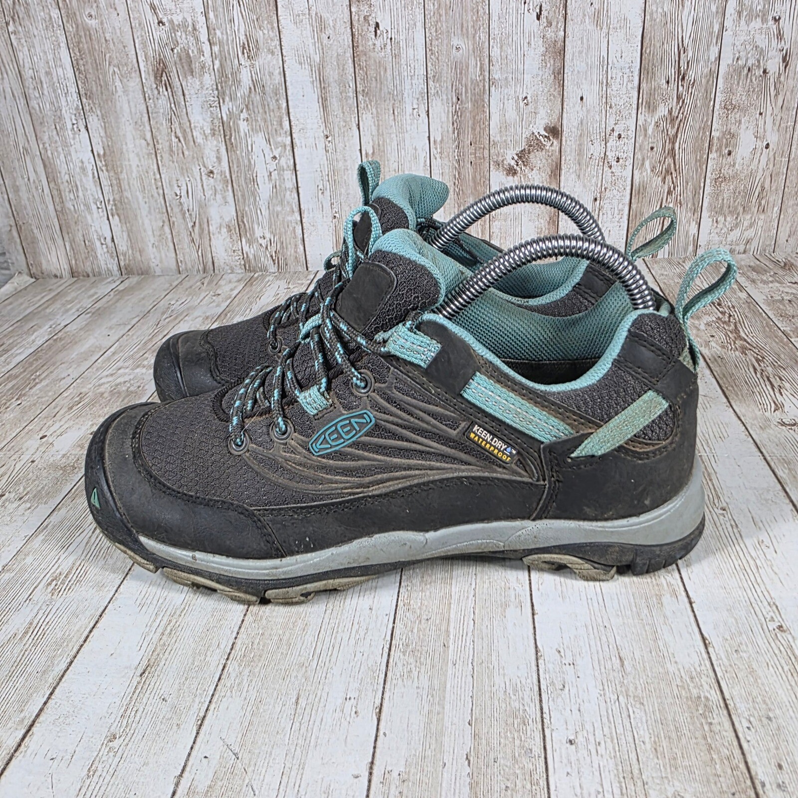 Scarpe da trekking Keen impermeabili da donna taglia 8