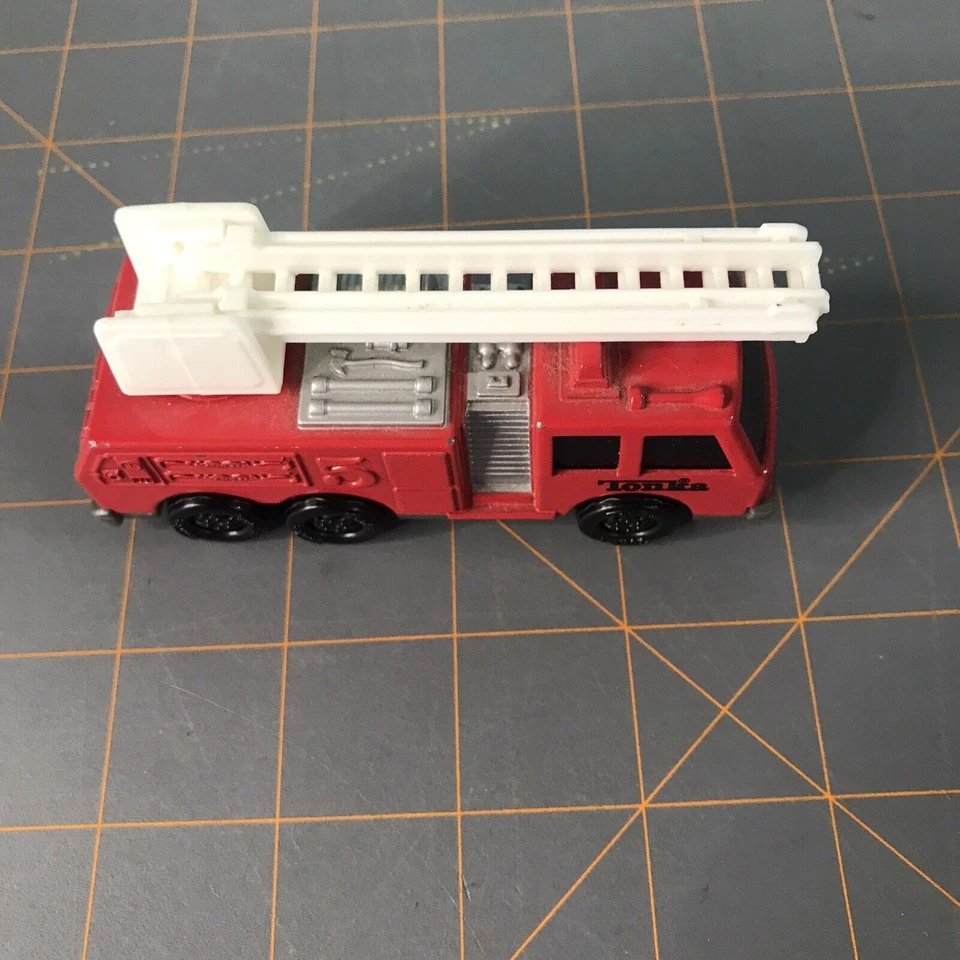 Vintage Mini Tonka Firetruck 1993 Red No 5 Double Extending Ladder Black Wheels - Image 2 of 4