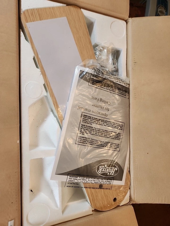 NOS Vintage Hunter Passport III 52” Ceiling Fan 3 Speed, Gloss White - Image 3 of 4