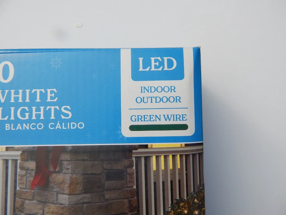 Wal-Mart Holiday Time 150 Warm White Net LED Lights 6ftx4ft Green Wire Bx Varies - Image 4 of 4