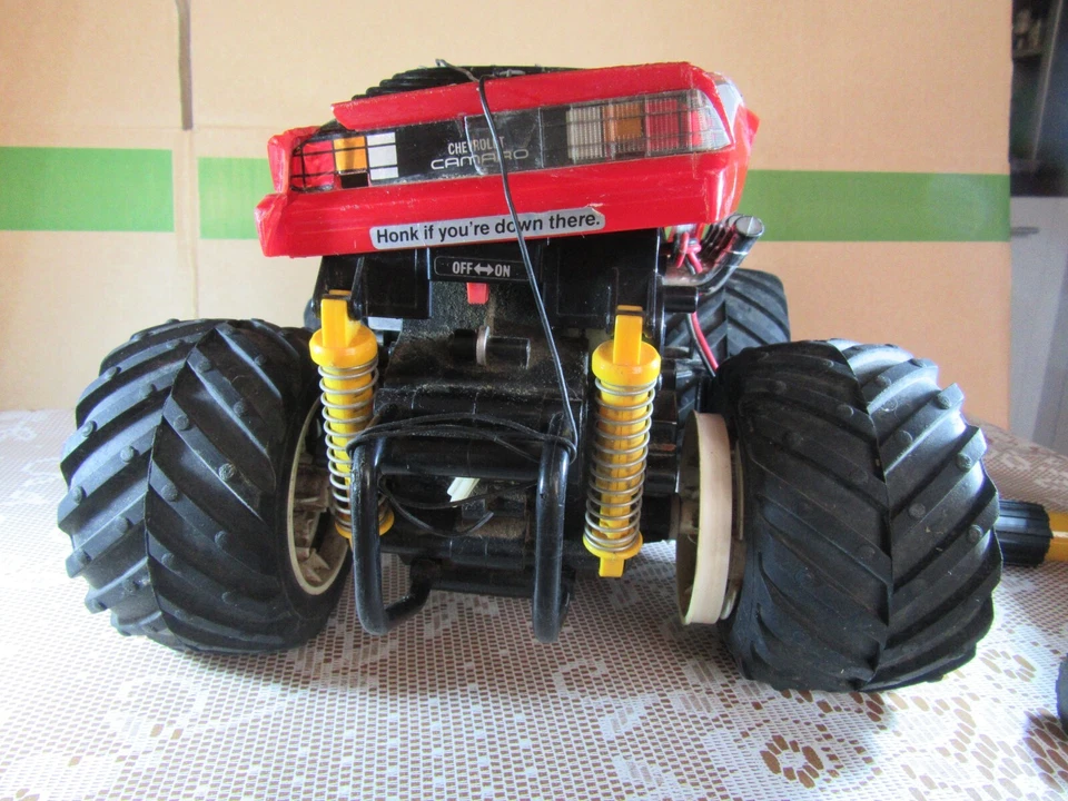 A317 Giocattolo RC Nikko Singapore Chevrolet Camaro Z28 High A Rosso Corsa 1:16 - Immagine 4 di 4