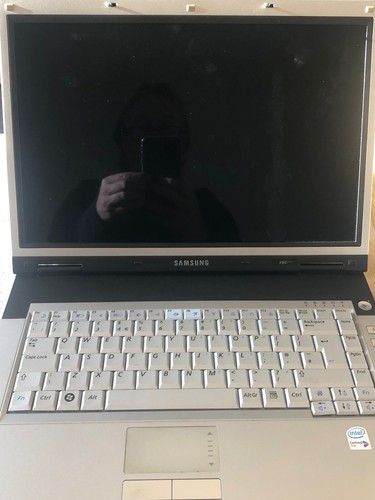 Samsung NP-X60 Plus Laptop für Ersatzteile/Reparatur Bildschirm ist in sehr gutem Zustand.