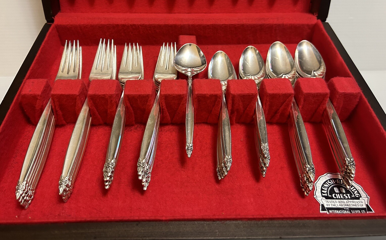 1847 Rogers Bros IS Silver plate 67 Piece Set GARLAND Silverware