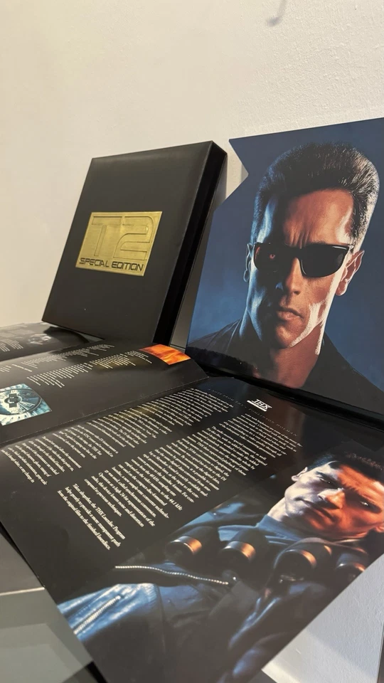 Terminator 2: Judgement Day Special Edition LaserDisc Set 1993 - Image 3 of 4